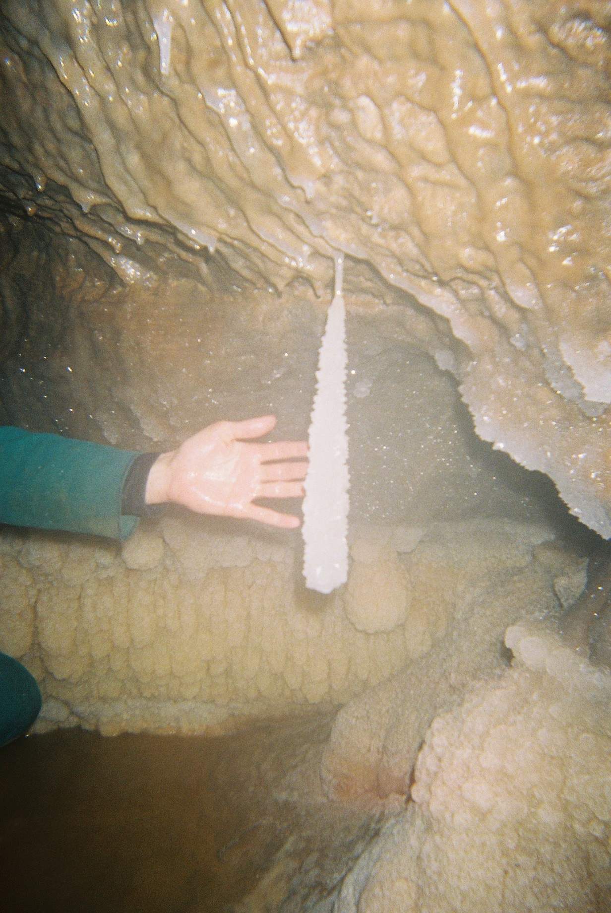 Formations in Upper Flood Swallet
